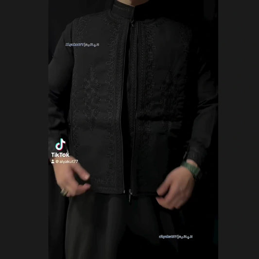 القميص الأسود الفاخر *